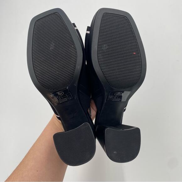 Juicy Couture Girly Platform Black Slip On Open Toe Block Heels Sandals - Picture 4 of 7